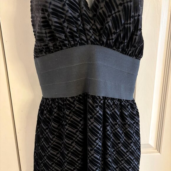 Studio M Black Velvet Halter Dress - Elegant and Timeless.  S - Picture 4 of 10